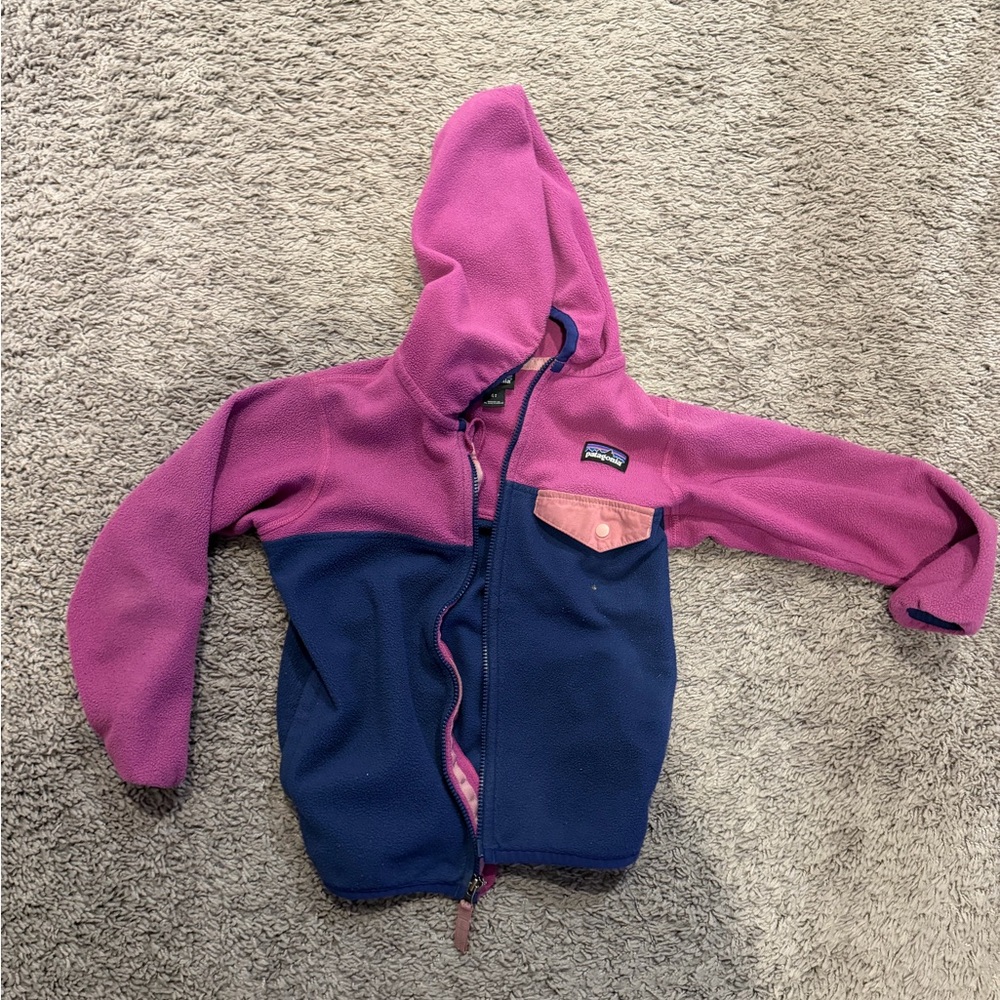 Patagonia Kids Two-Tone Fleece Hoodie in Pink and Navy